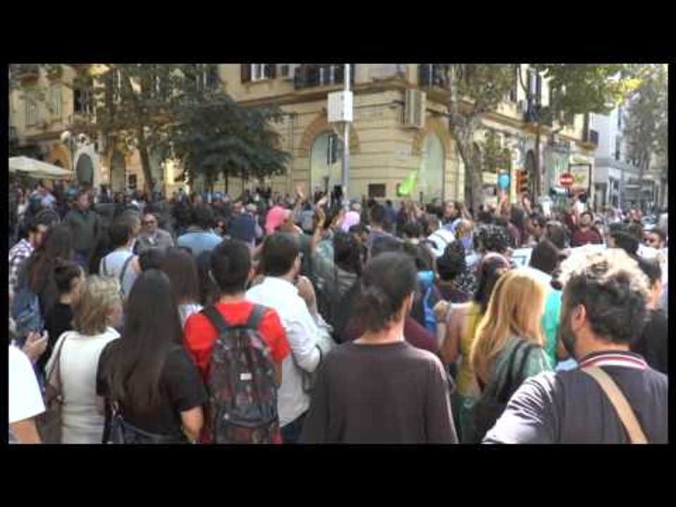 Napoli - Al Vomero scontro ideale tra pro e contro "Sentinelle in piedi" -live- (05.10.14)