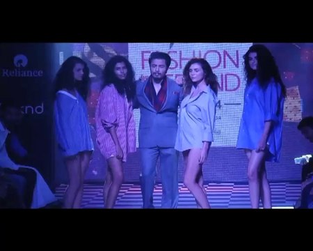 Ali Zafar walks ramp with Semi Nude Models