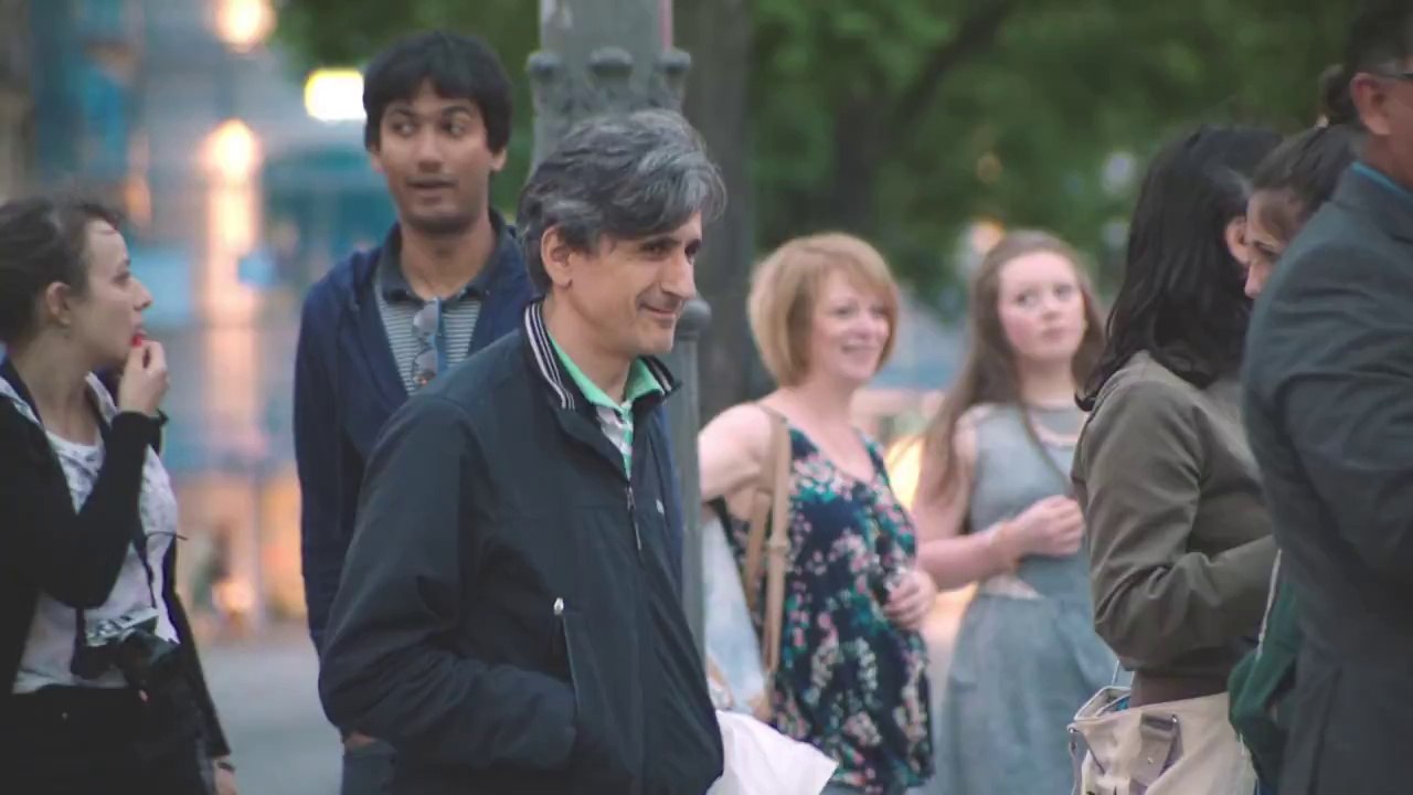 Kırmızı Işıkta Beklemek Hiç Bu Kadar Eğlenceli Olmamıştı