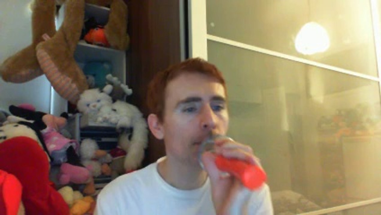 Wiwi égratigne "je n'attendais que toi" de Charles Aznavour & Mama Béa Tekielski