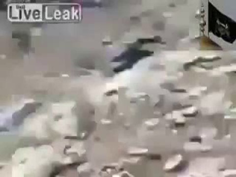 Hier wieder ein Beweis Video das ISIS/ al-Qaida uvm. von den USA diktiert werden bzw. von den USA gegründet wurden!