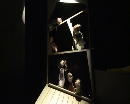 Valises d'enfance. Spectacle de marionnettes - Cie Pipa Sol