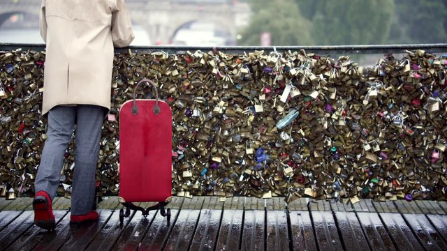 Louis Vuitton - Celebrating Monogram - Avec Christian Louboutin