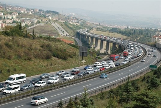 Tem Otoyolu Kocaeli Kesiminde Trafik Durma Noktasına Geldi