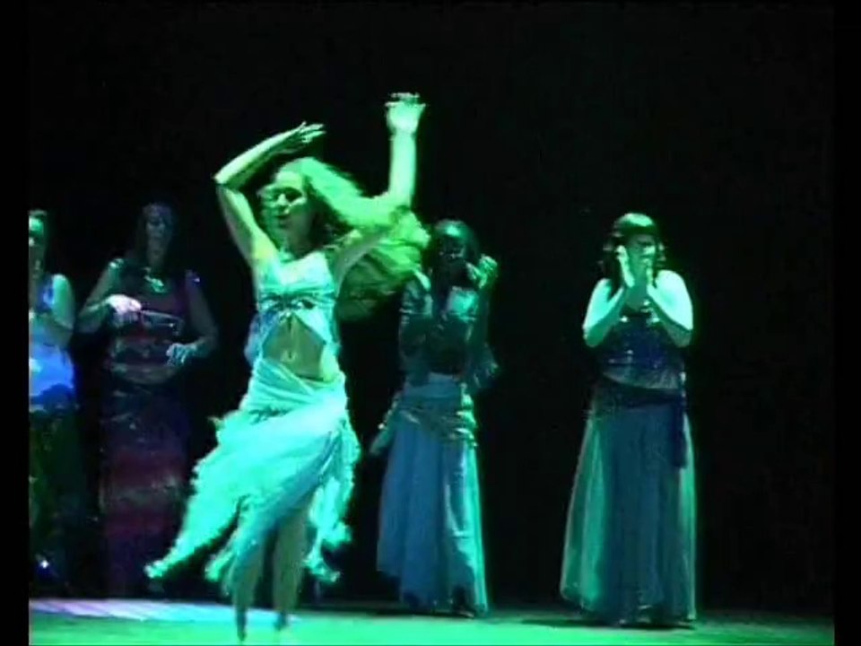 Spectacle de danse orientale présentation des élèves de Beelinda du conservatoire de Sevran 2005