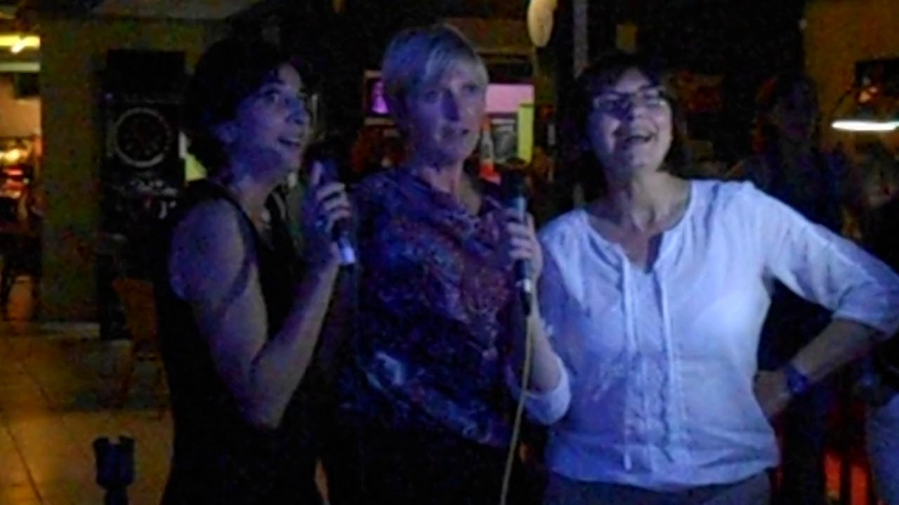 Paroles.. Paroles... Steffi, Lydie et Marie Jo 04-10-2014 003