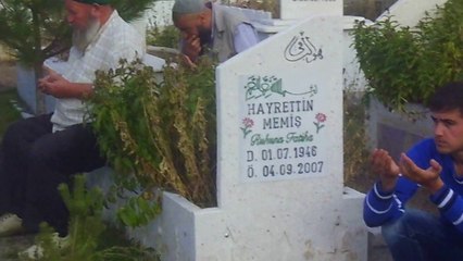 Rahmetli Mustafa Korkmaz (bülbül) amcanın kabrini ziyaret..6.ekim.2014