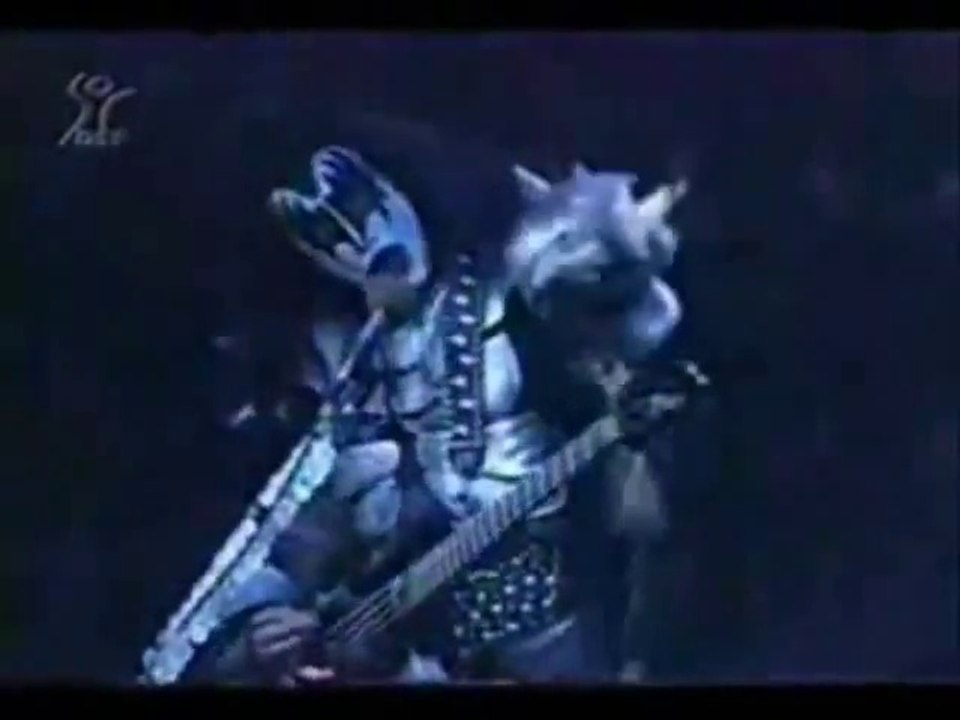 WCW KISS DEMON 'God of thunder' Canción subtitulada + tributo