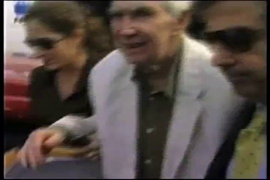 Exigen que Luis Posada Carriles cumpla ante la justicia