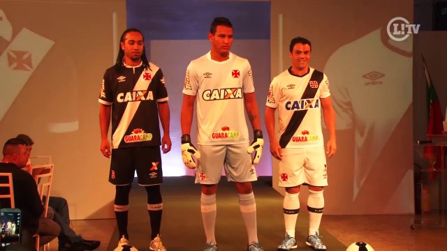 Aprovada? Torcedores opinam sobre nova camisa do Vasco