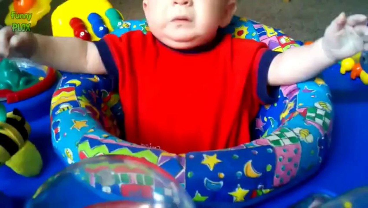 Babies Scared of Farts Compilation 2014 [NEW HD]