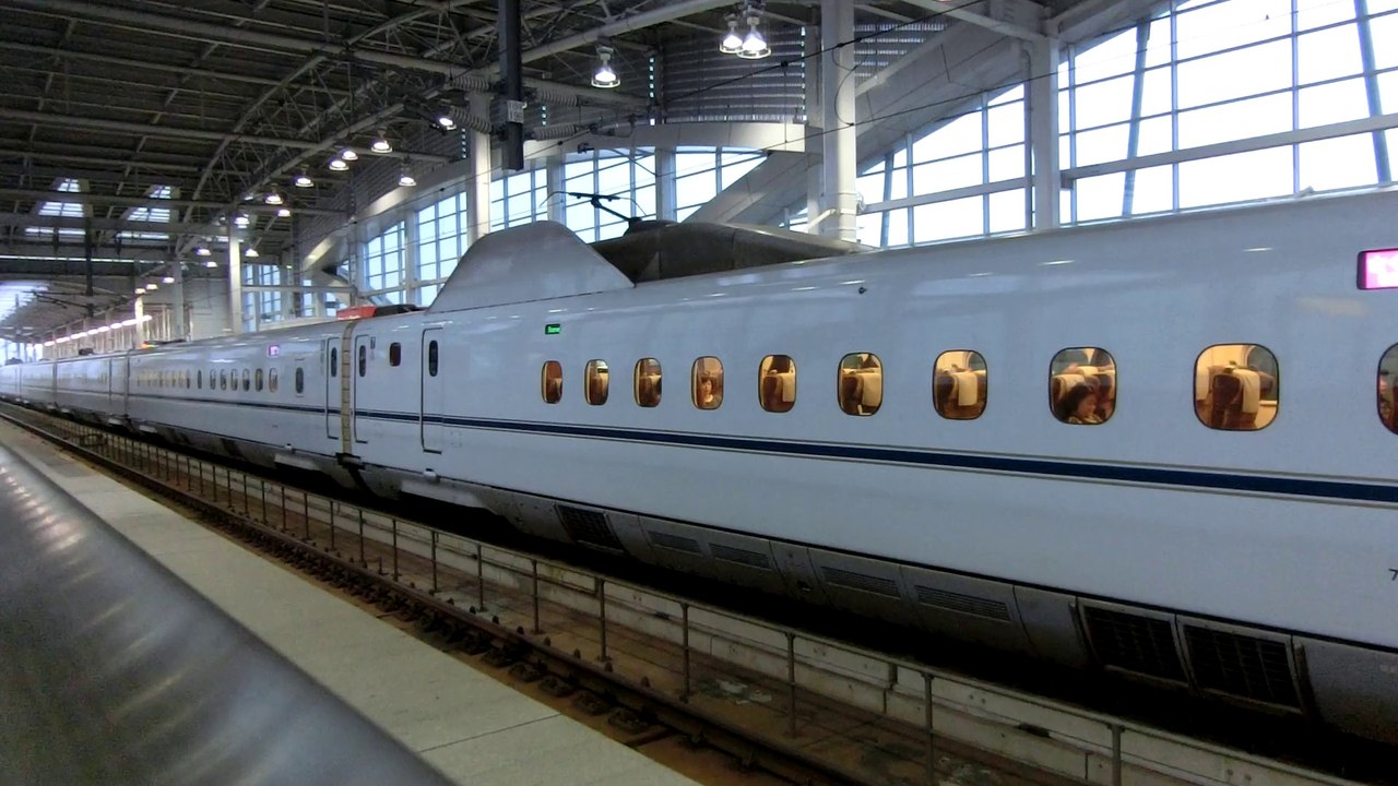 Shinkansen Sakura