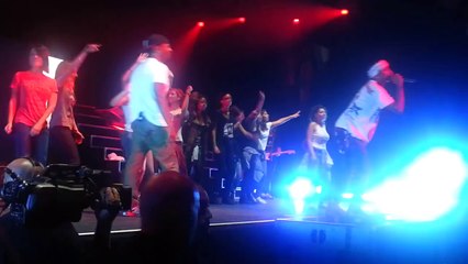 Shirley était hier au concert de Pharrell Williams. Elle est même montée sur scène !!