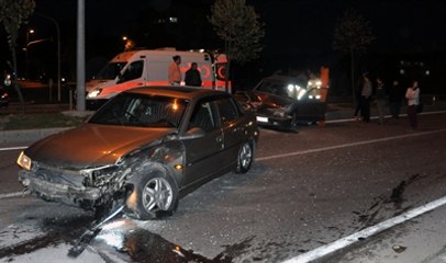 Kütahya'da Trafik Kazası: 2 Yaralı