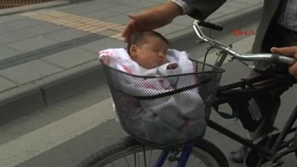 Kayseri 3 Aylık Suriyeli Fatma Bisiklet Sepetinde