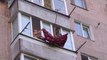 Heros of the day : 2 guys saved a kitten stuck on the top of a building