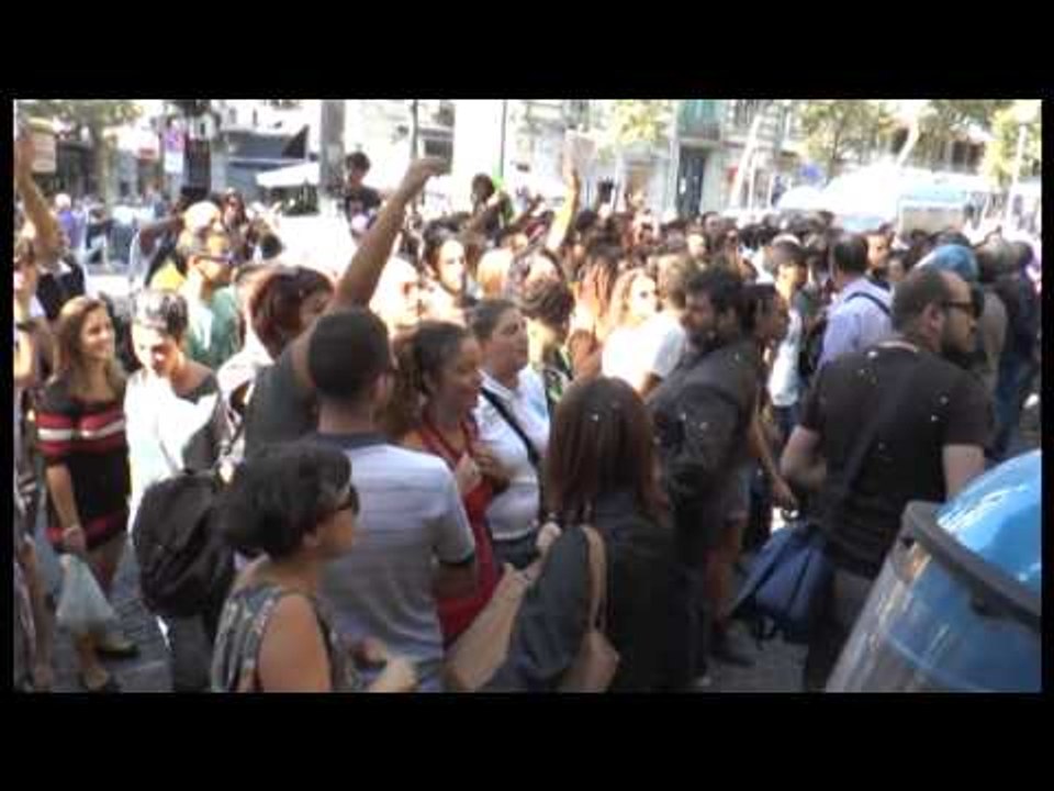 Napoli - Al Vomero scontro ideale tra pro e contro "Sentinelle in piedi" -2- (05.10.14)
