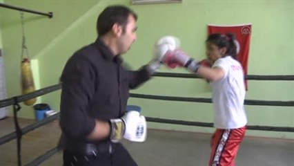 Ringlerin "Pembe Eldivenli" Şampiyonu