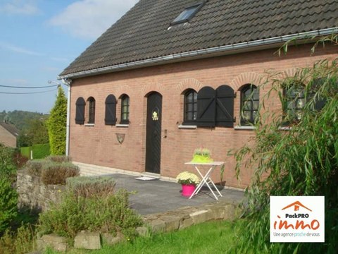 Maison à vendre avec 3 chambres, grand beau jardin, piscine, garage, barbecue au 18 avenue des Peupliers à 4800 Polleur à côté du centre ville de Verviers avec une belle vue sur la campagne verte de la province de Liège au coeur de la Wallonie en Belgique