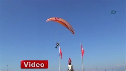 70 Yaşında Paraşütle Atladı