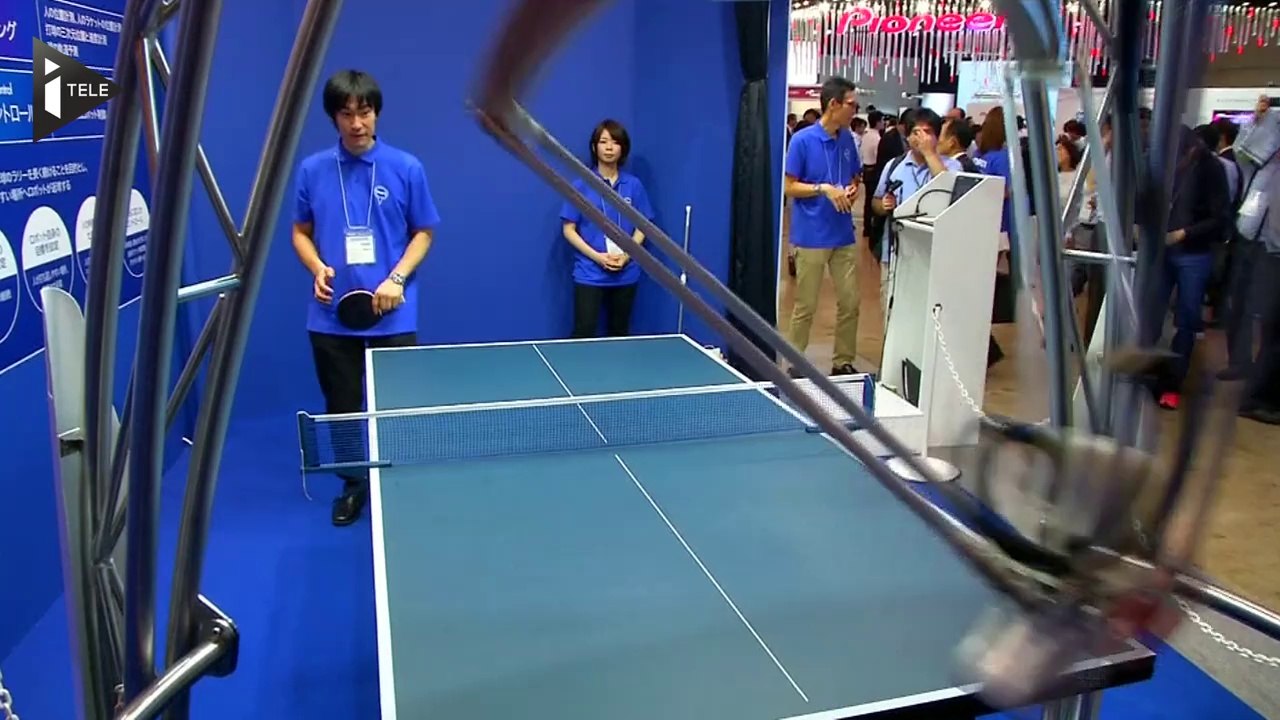 Un robot pongiste