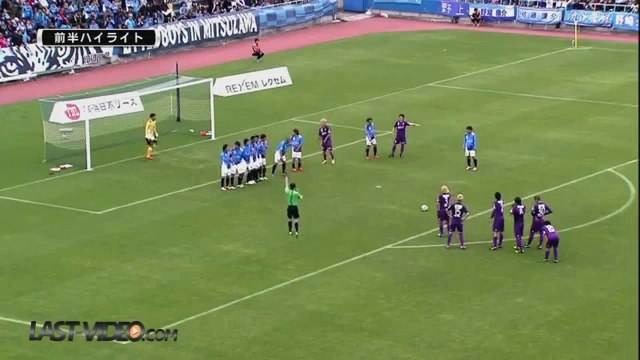 Exceptionnelle combinaison sur coup franc