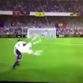 Cristiano Ronaldo fait une prise de catch a Lionel Messi dans FIFA 15