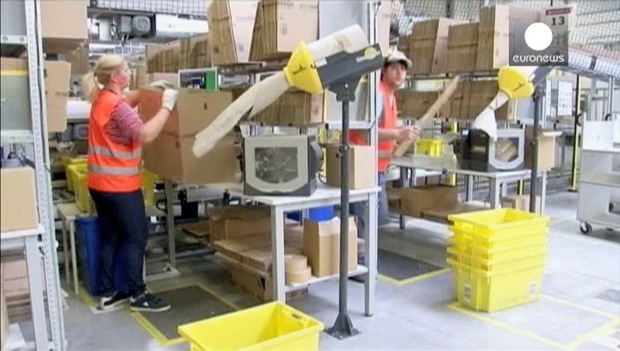 EU tax probe asks Amazon to open its books