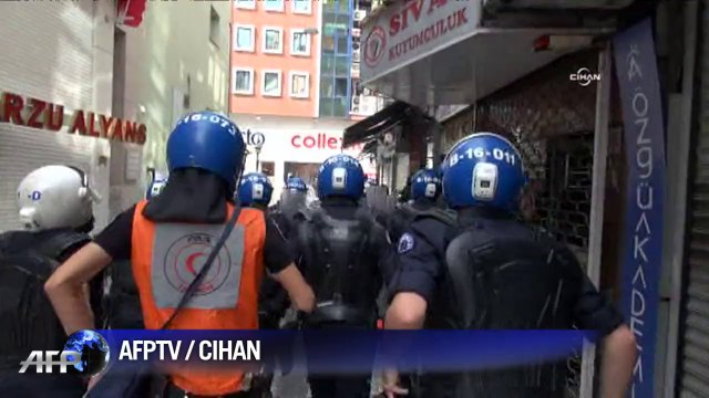 Kurds clash with Turkish police in protests over Kobane