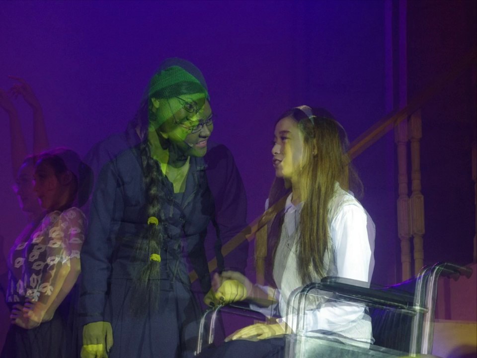 eissel-pangan-videos-wicked-the-untold-story-of-the-witches-of-oz-9