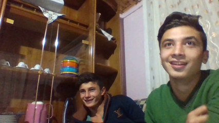 evin içinde silah atan eniştem , ve  olayın şokunu yaşayan kuzenlerim :D.d.d