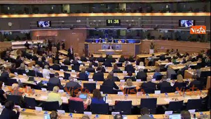 07-10-14 KATAINEN PROBLEMI 2 3 PAESI NON PESINO SU EUROZONA w02_07