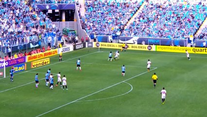 Brésil - Kaka tente (et rate) le corner direct