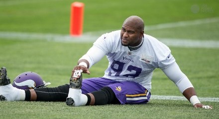 RAW: Vikings' Tom Johnson's incident with police