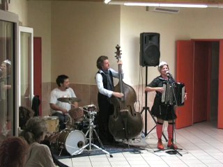 Dark*Core*Leon, musette alternative