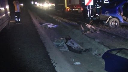 İki Otomobil Çarpıştı: 3 Ölü 7 Yaralı