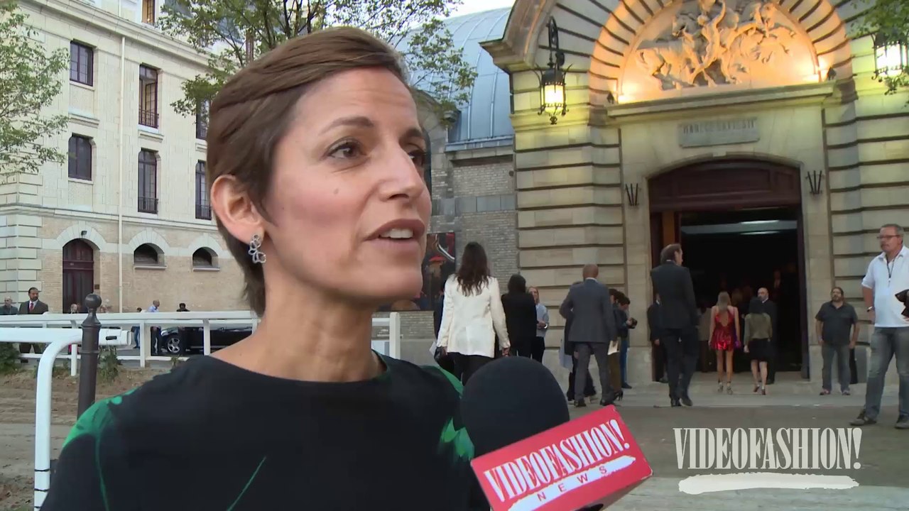 VF NEWS: Alexander McQueen Spring/Summer 2015 - Paris Fashion Week