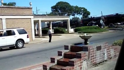 Un train percute violemment un camion