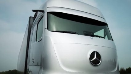 Mercedes Kendi Kendine Giden TIR Yaptı