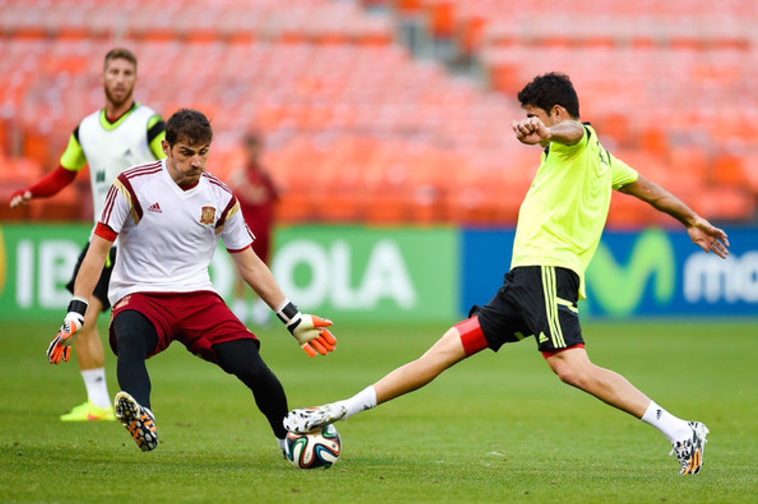 Diego Costa s'amuse d'Iker Casillas !
