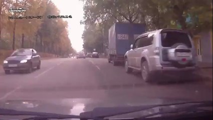 Course poursuite à bord d'une voiture de police