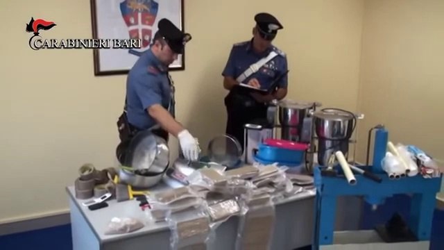 Corato (BA) - Droga, laboratorio in appartamento, sequestrati 20 kg di eroina (07.10.14)