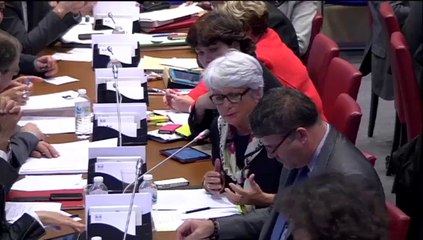 Gisèle Biémouret : questions sur la dette des établissements publics de santé.