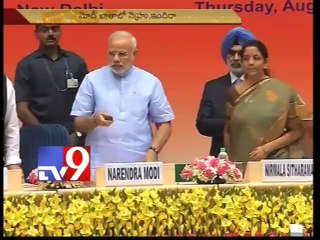 Modi praises Nehru and Indira Gandhi, Congress confused - Tv9