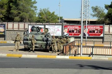 Diyarbakır'da Sokağa Çıkma Yasağı; Asker Kente İndi