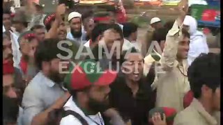 PTI protesters protest over non availabilty of food