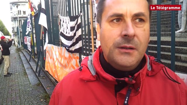 Incendie de Morlaix. Des Bonnets rouges réunis devant le tribunal de Brest