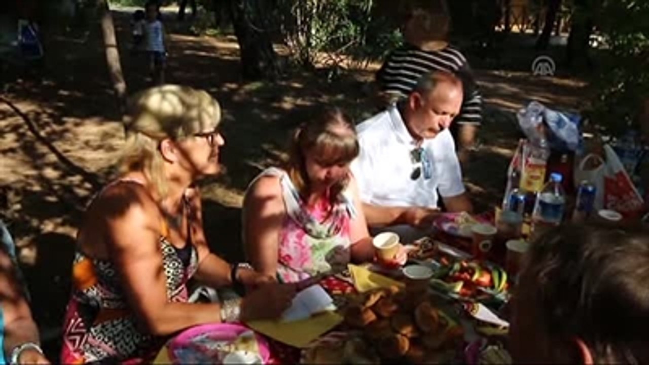 Hollandalı Engelli Gençlere Marmaris'te Tatil Yaptırıyorlar