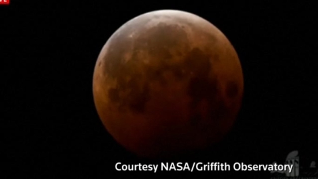 "Blood moon" eclipse turns eyes to the sky