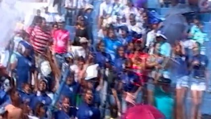 Too hot? Fire truck sprays fans with water